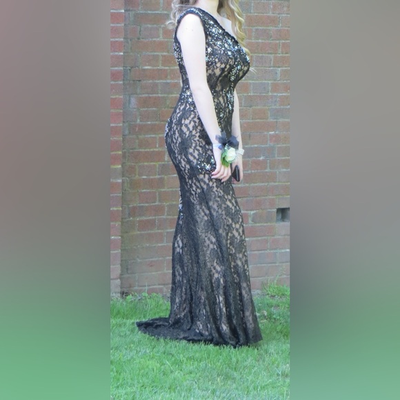 Jovani size 4 one shoulder prom dress - Picture 3 of 5